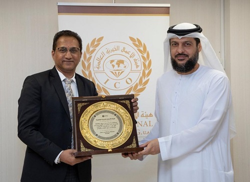 Dr. Kishan Pakkal, General Manager, NMC Royal Hospital Sharjah awarded a plaque of appreciation to the Human Appeal International 01